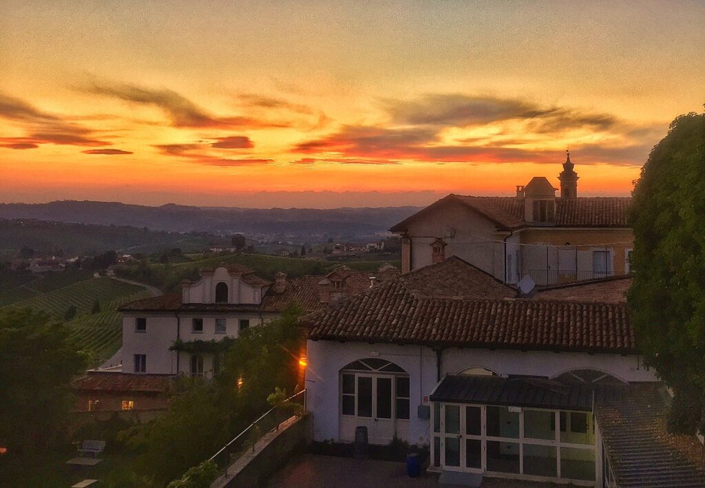 Panorama di Neive - Piemonte Turismo